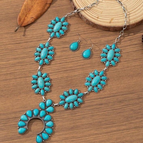 New Faux Turquoise Floral Squash Blossom Western Boho Necklace and Earring Set - Picture 8 of 10